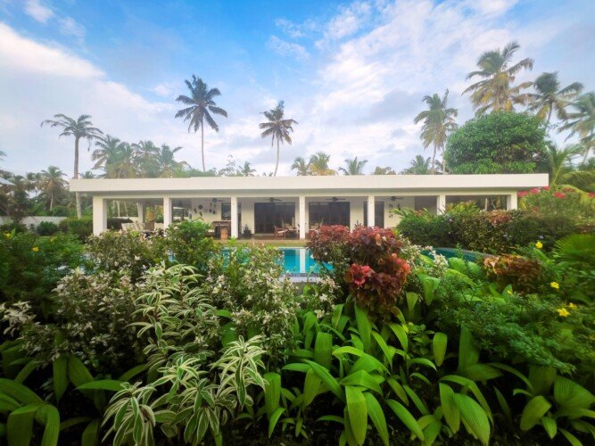 Top Notch Villas in Sri Lanka Palm Cove Villa Kabalana Surf Beach Ahangama and King Suite